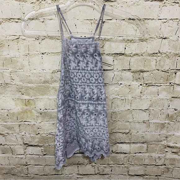 American Eagle Gray Distressed Open Back Crochet Floral Tank Top - Picture 1 of 6